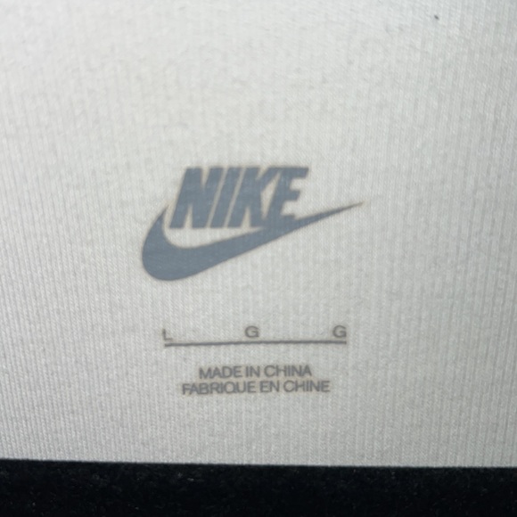 Nike Oversized Long Sleeve Sweatshirt - Picture 3 of 4